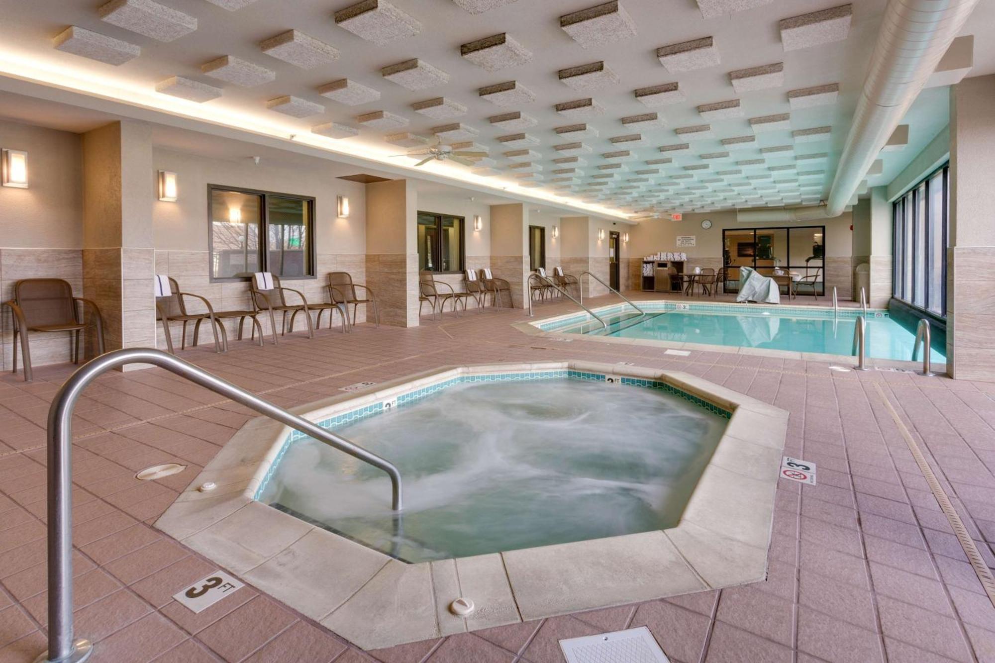 Drury Inn & Suites Overland Park Exteriér fotografie